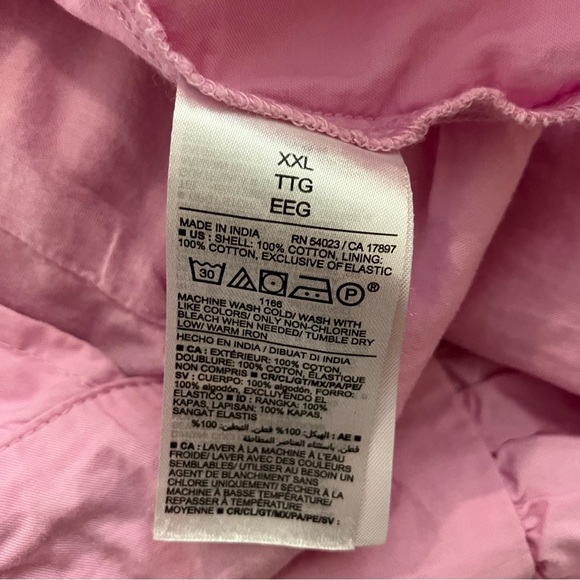 Old Navy Puff-Sleeve Ruched Smocked
Babydoll Swing Light Pink Blouse Size: XXL - Picture 6 of 6
